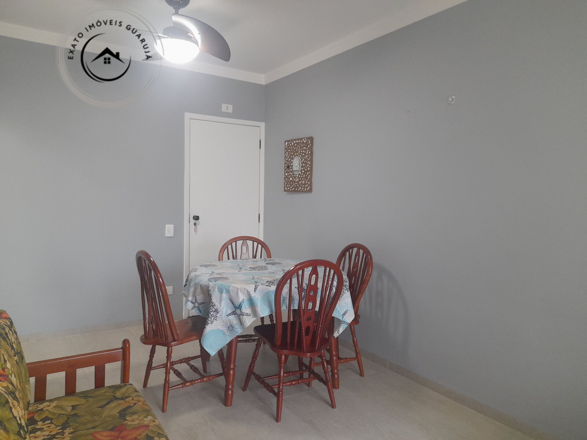 Apartamento padrão de 02 dormitórios para locação anual na p