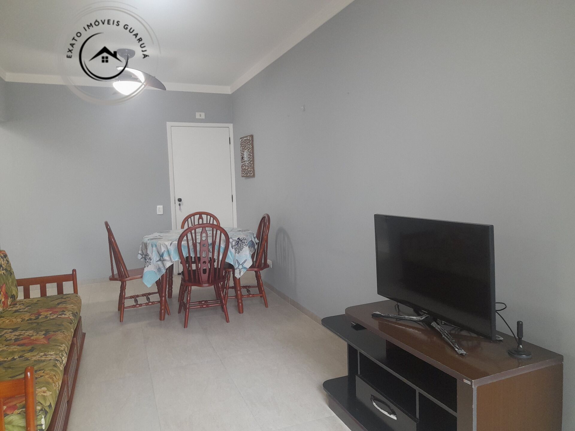 Apartamento padrão de 02 dormitórios para locação anual na p