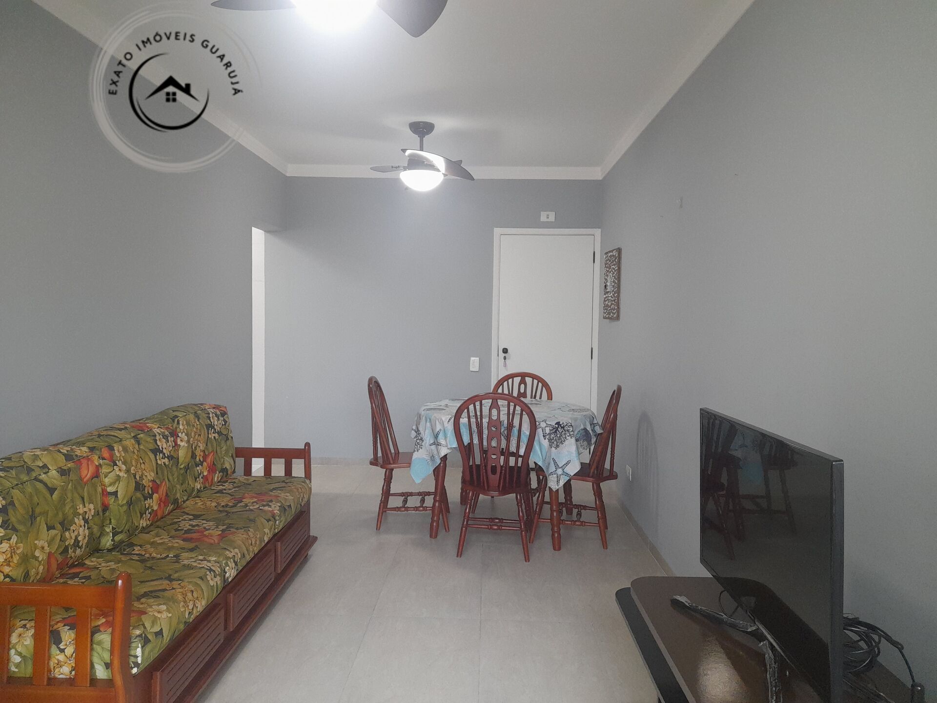 Apartamento padrão de 02 dormitórios para locação anual na p