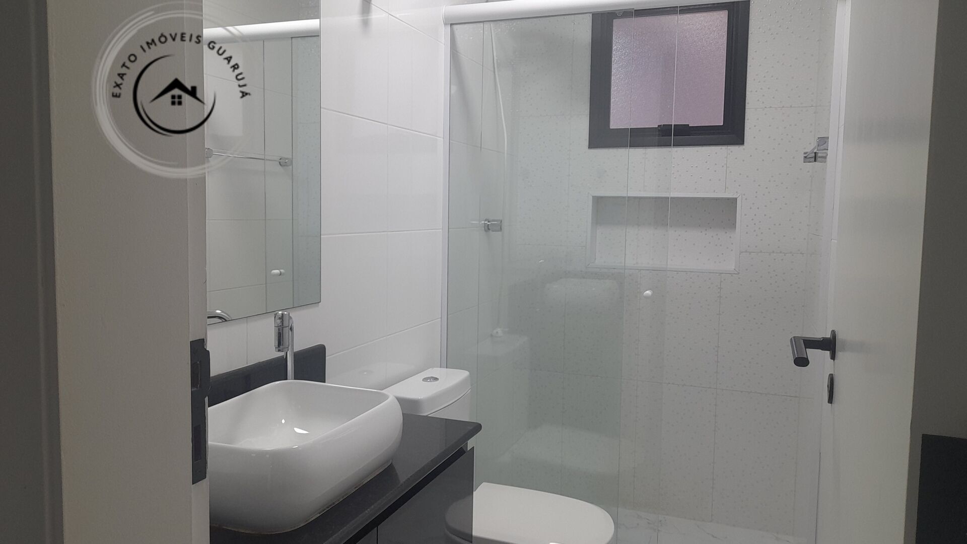 Apartamento padrão de 02 dormitórios para locação anual na p
