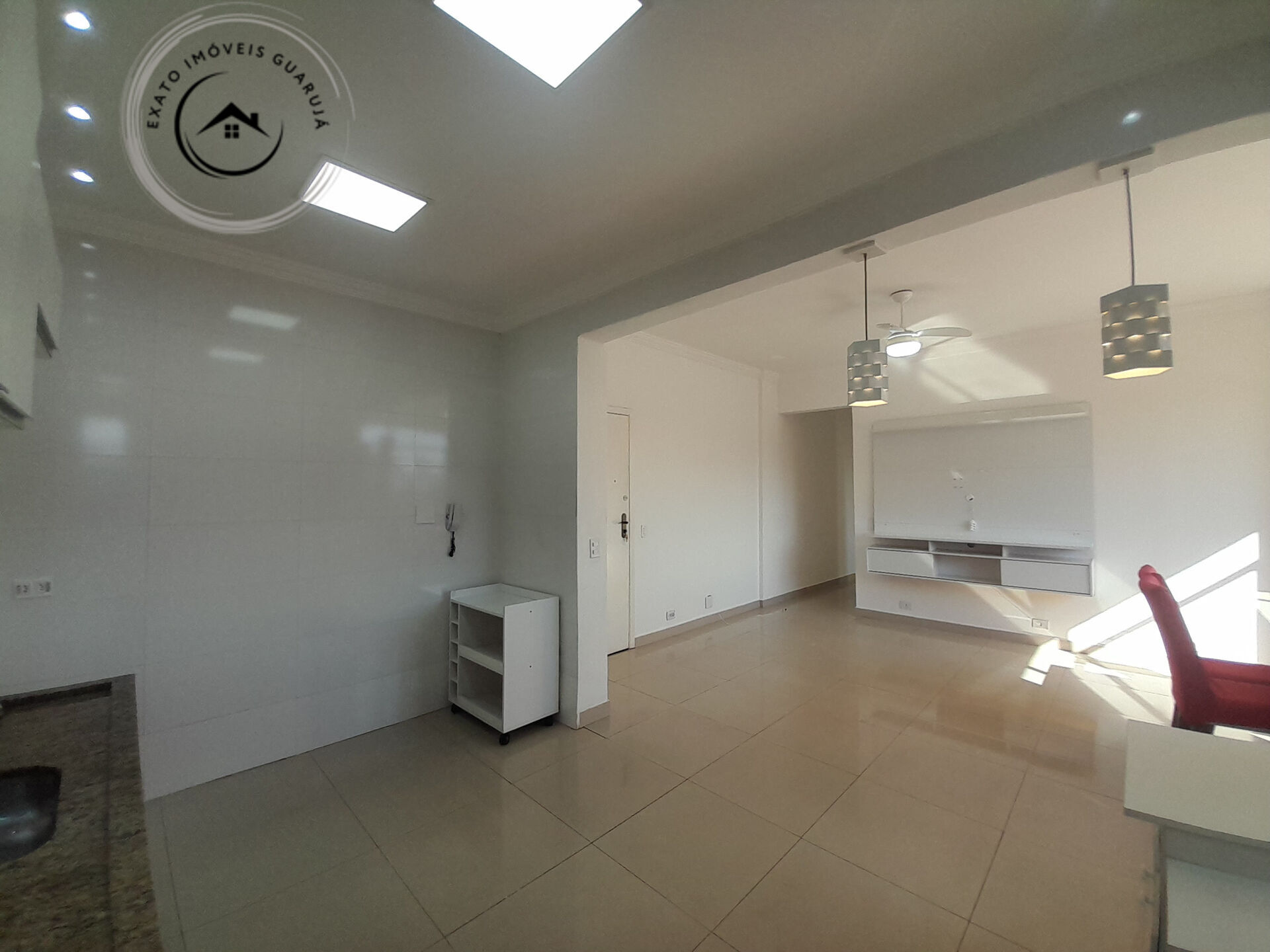 Apartamento padrão de 02 dormitórios para locação anual na p