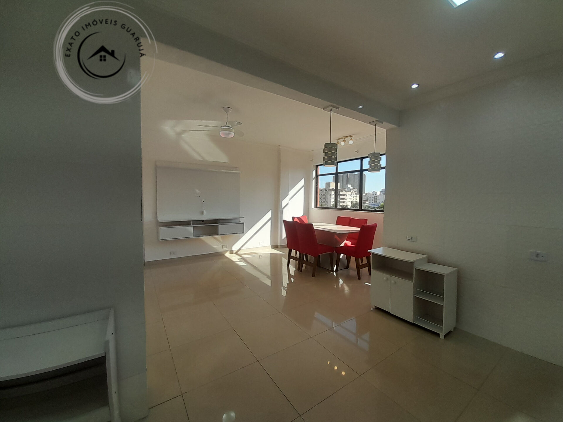 Apartamento padrão de 02 dormitórios para locação anual na p