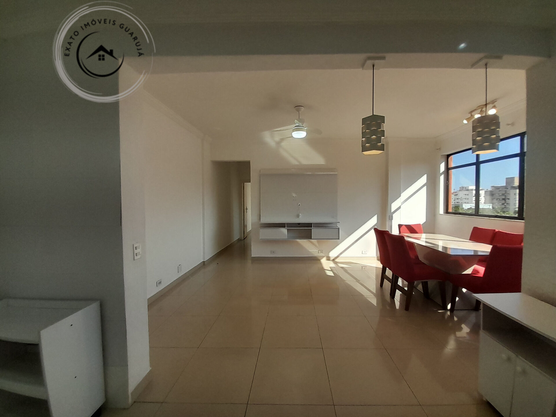 Apartamento padrão de 02 dormitórios para locação anual na p