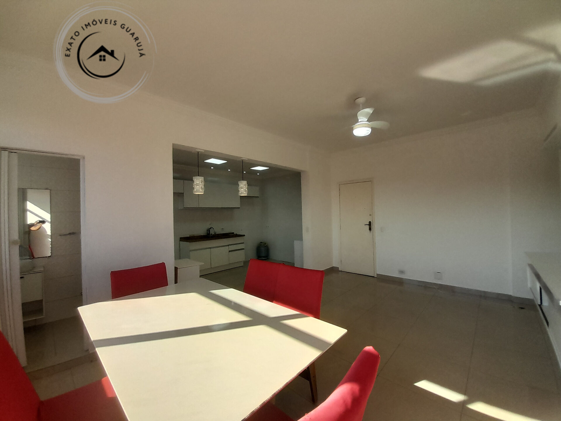 Apartamento padrão de 02 dormitórios para locação anual na p