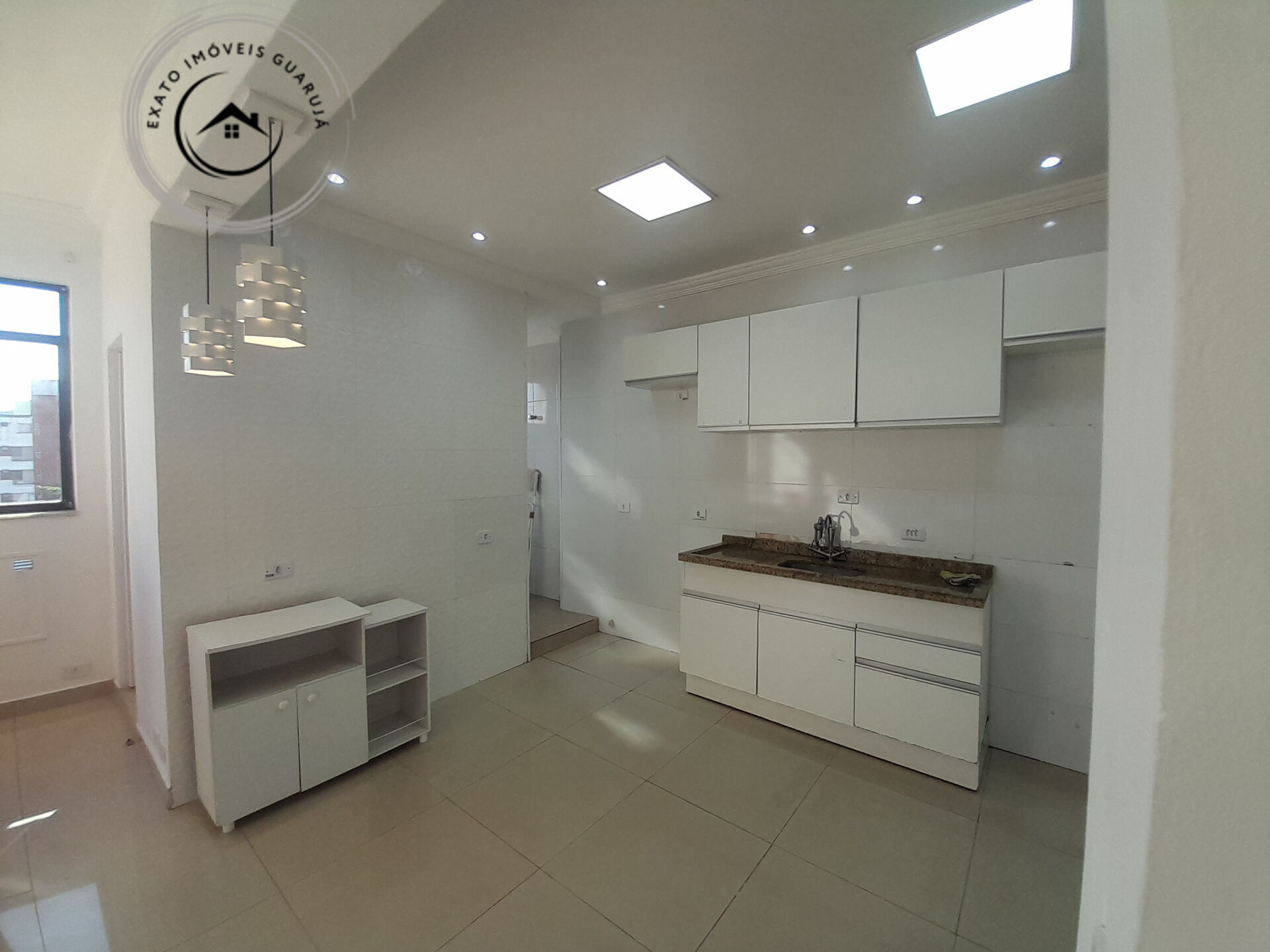 Apartamento padrão de 02 dormitórios para locação anual na p