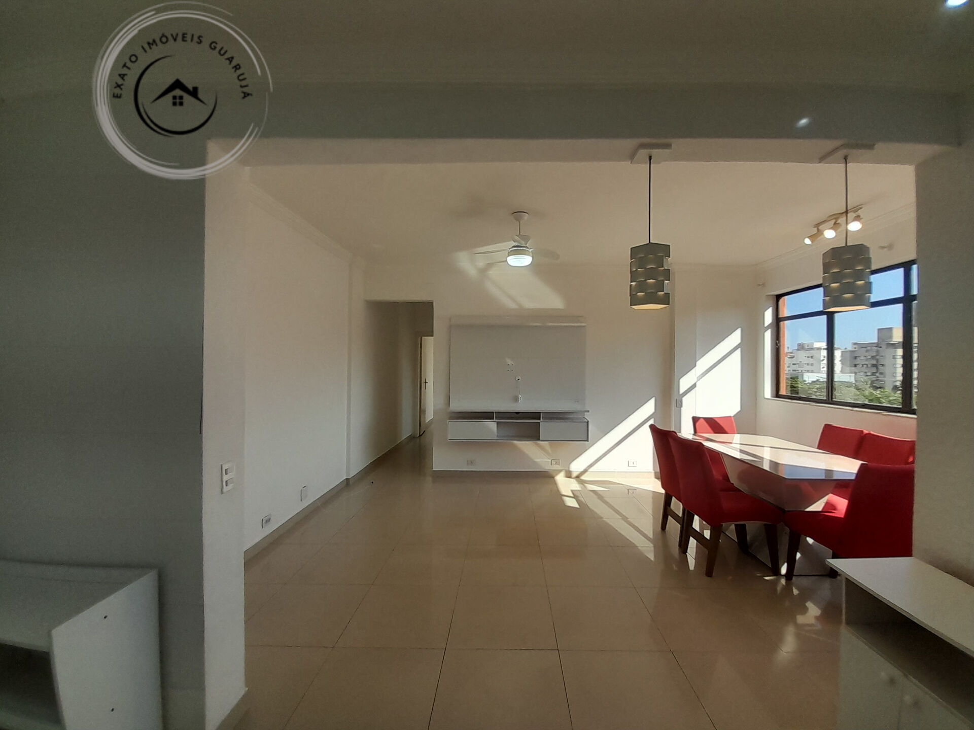 Apartamento padrão de 02 dormitórios para locação anual na p