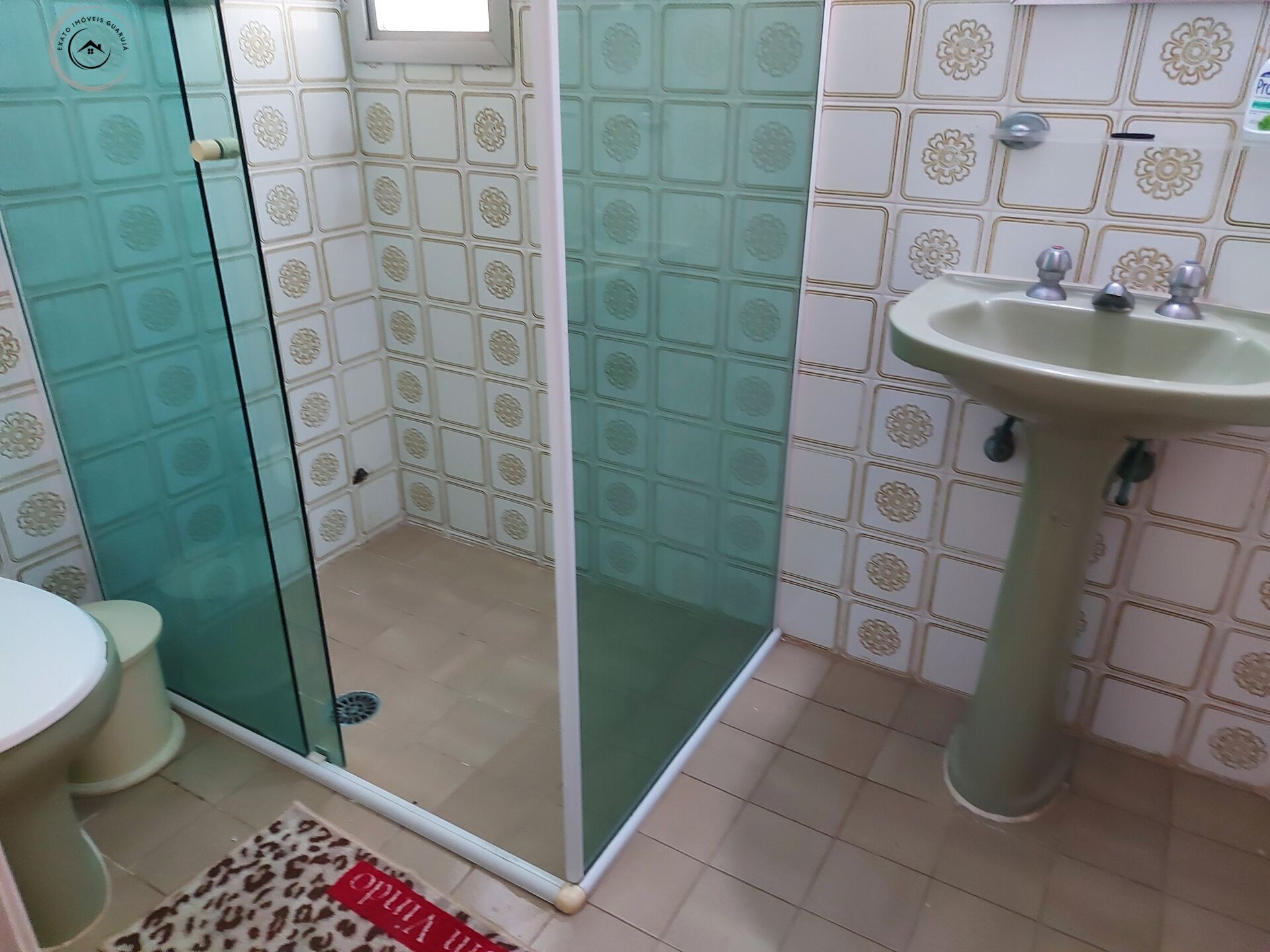 Apartamento alto padrão frente ao mar de 03 dormitórios para