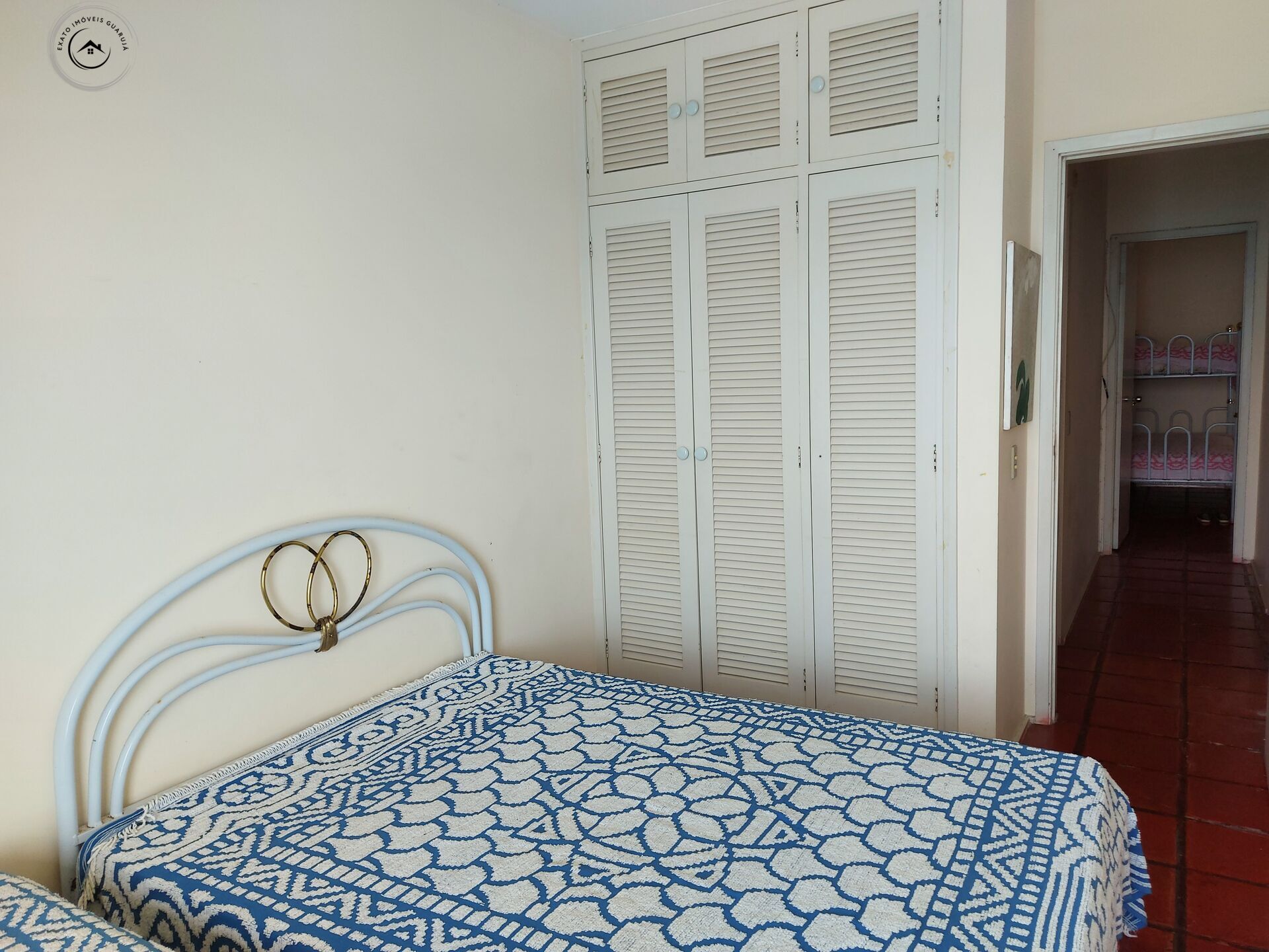 Apartamento alto padrão frente ao mar de 03 dormitórios para