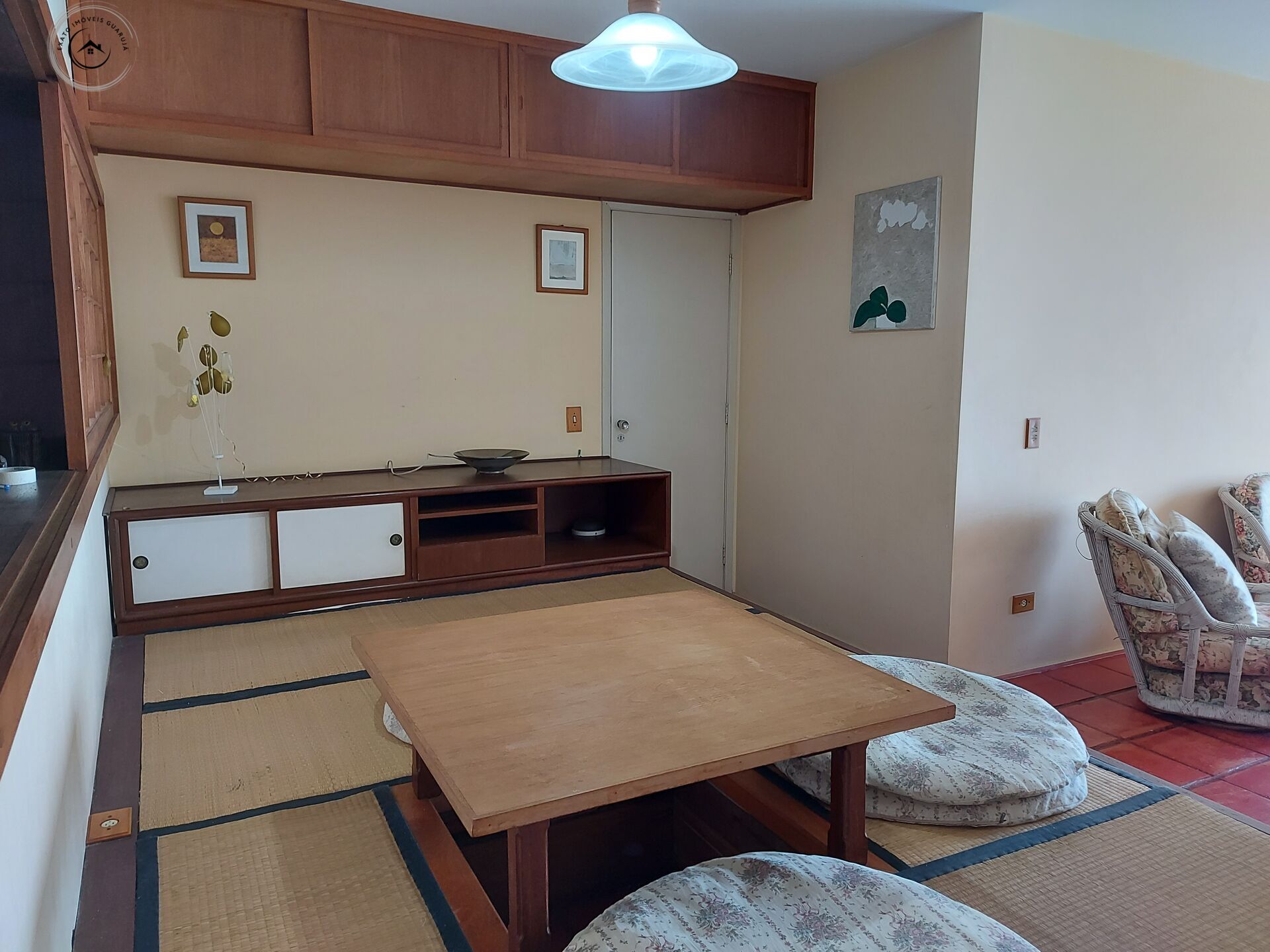 Apartamento alto padrão frente ao mar de 03 dormitórios para