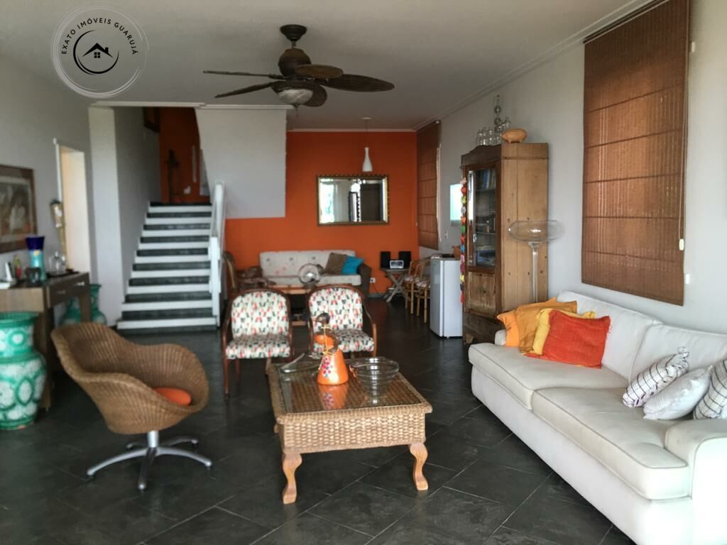 Casa em condomínio fechado na praia da enseada guarujá.