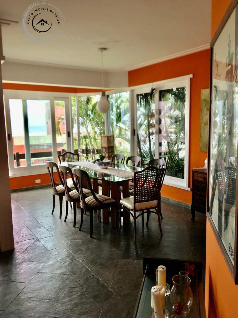 Casa em condomínio fechado na praia da enseada guarujá.