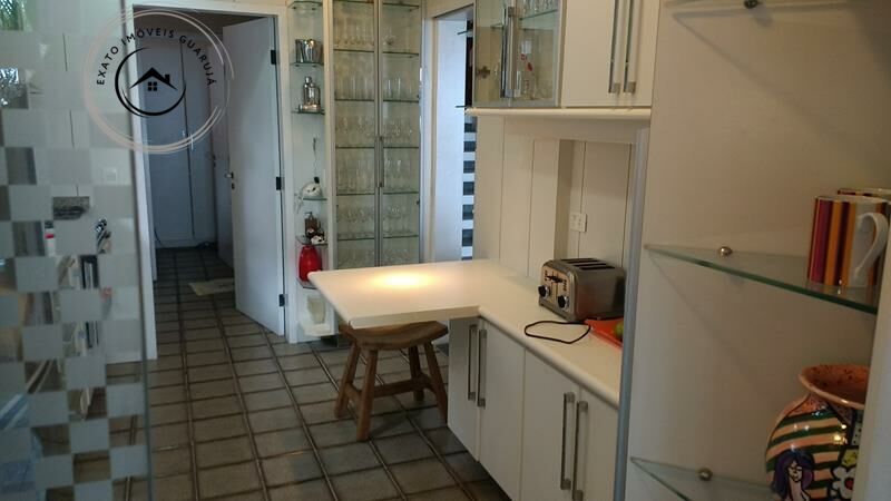 Casa em condomínio fechado na praia da enseada guarujá.