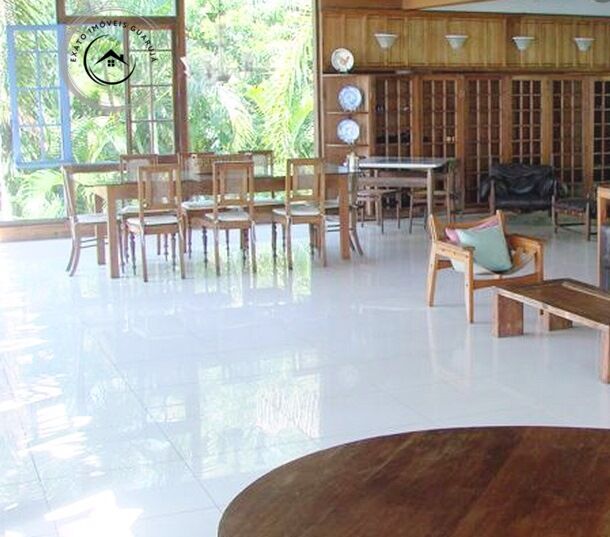 Casa alto padrão de 04 dormitórios em condomínio fechado na 