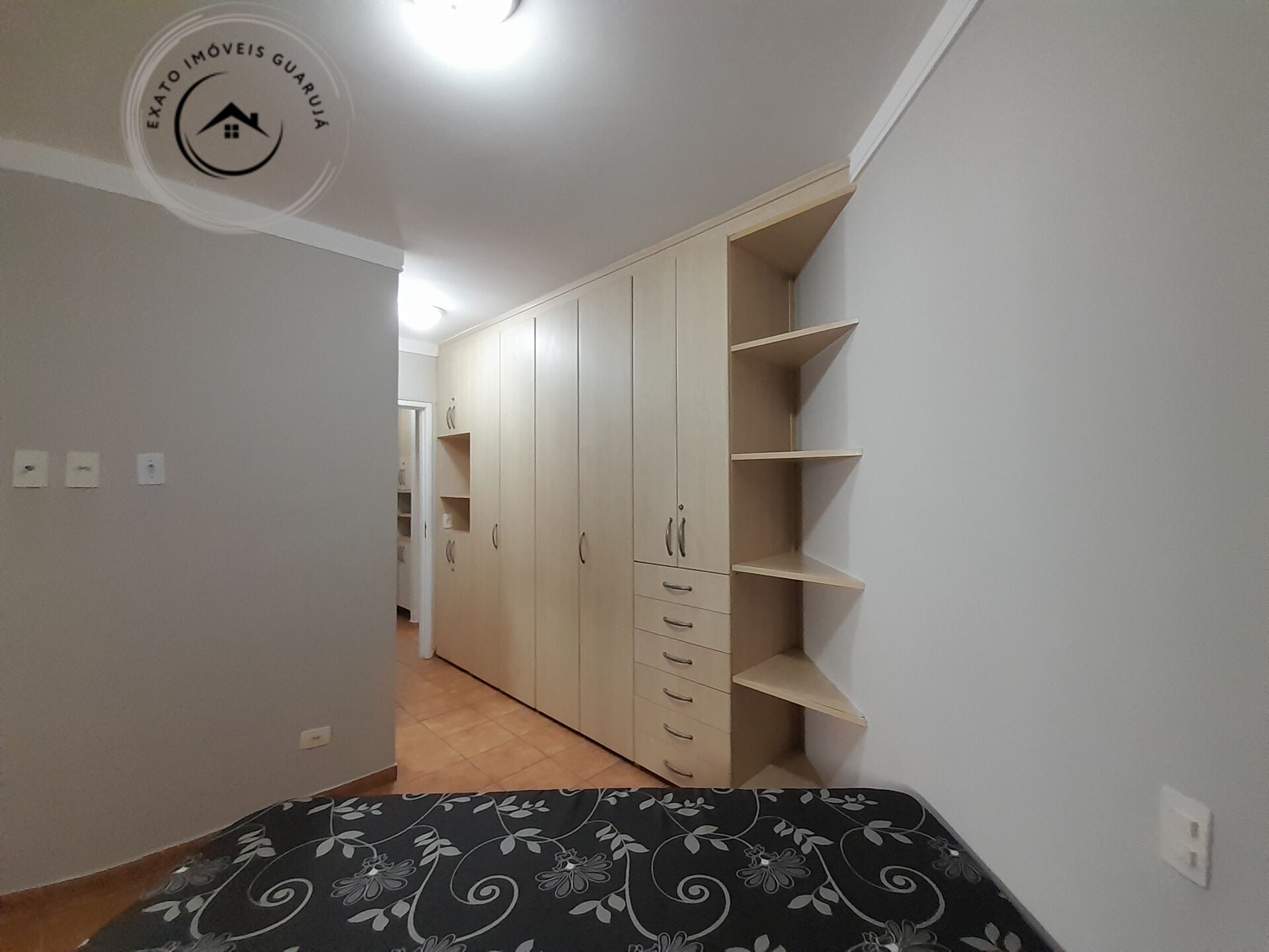 Apartamento padrão de 03 dormitórios para venda nas pitangue