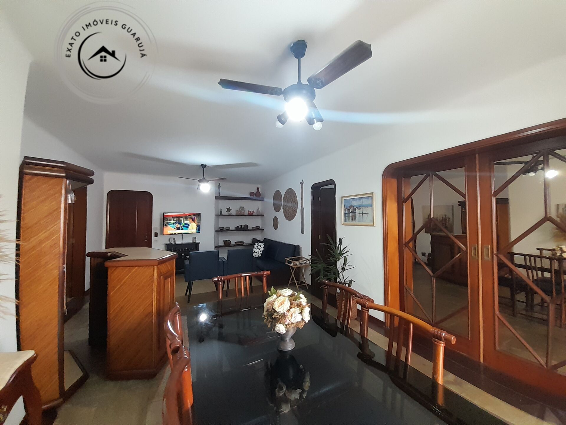 Apartamento padrão de 03 dormitórios para locação anual na p