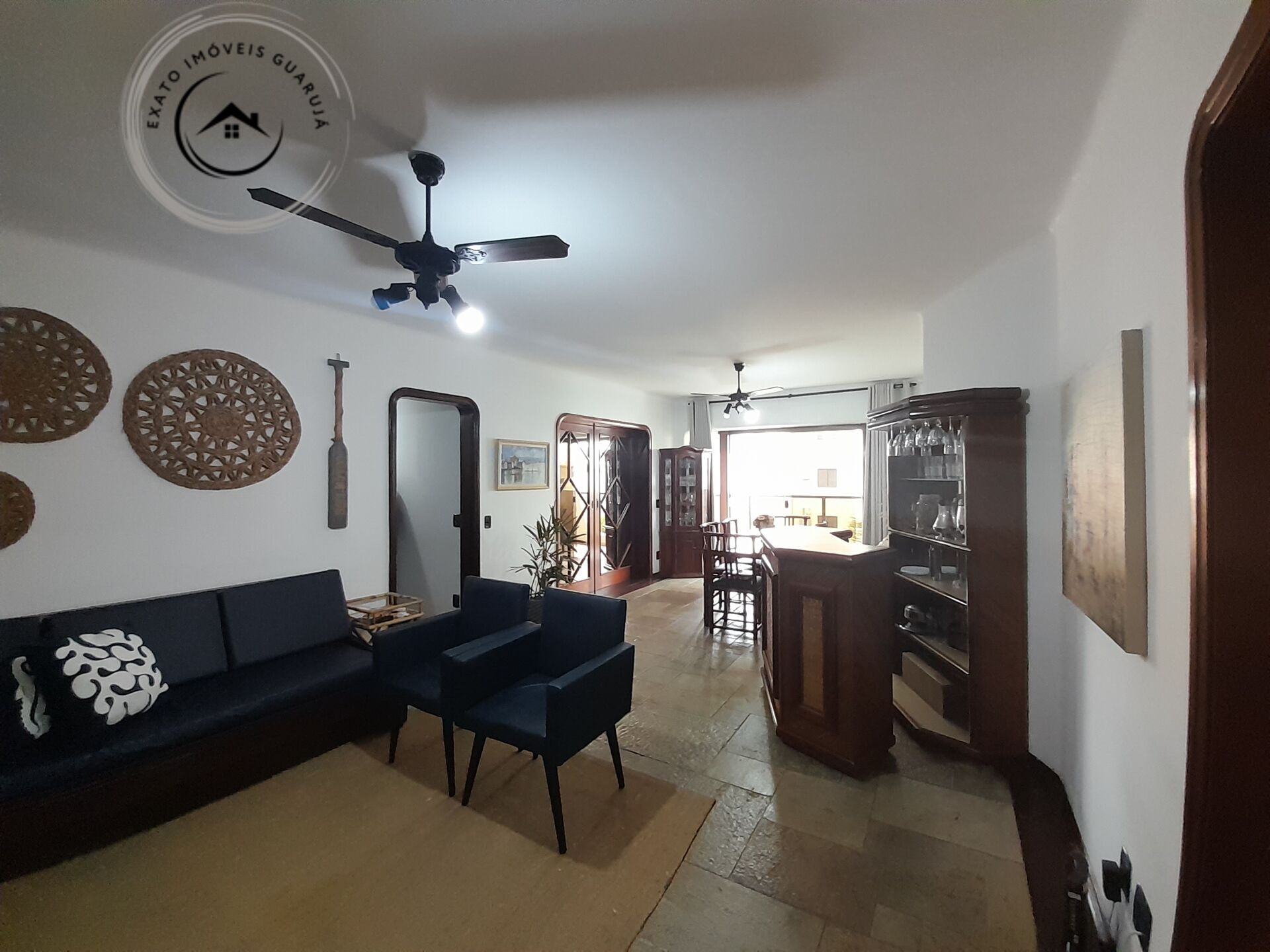 Apartamento padrão de 03 dormitórios para locação anual na p