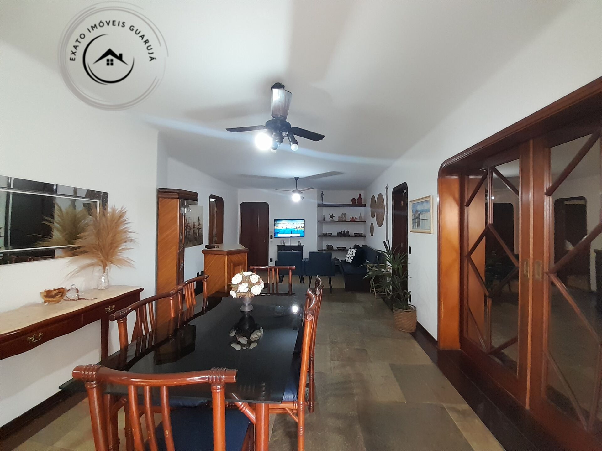 Apartamento padrão de 03 dormitórios para locação anual na p