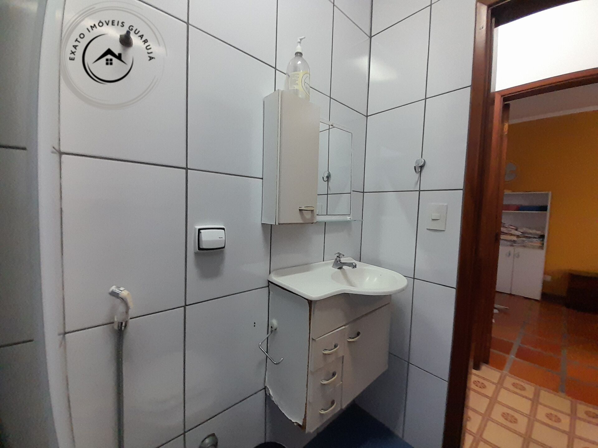 Apartamento padrão de 02 dormitórios para venda na enseada.