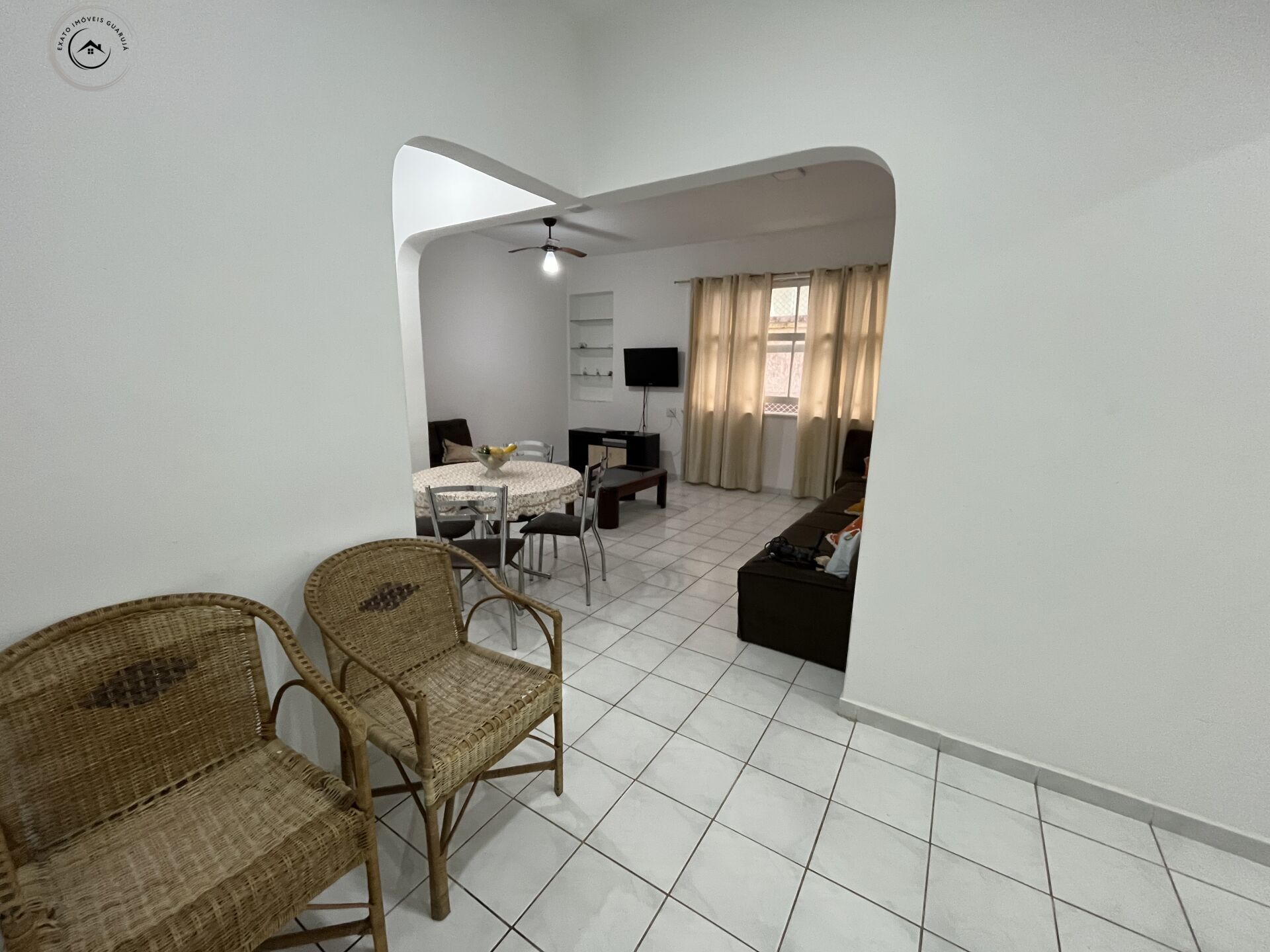 Apartamento padrão de 02 dormitórios para locação de tempora