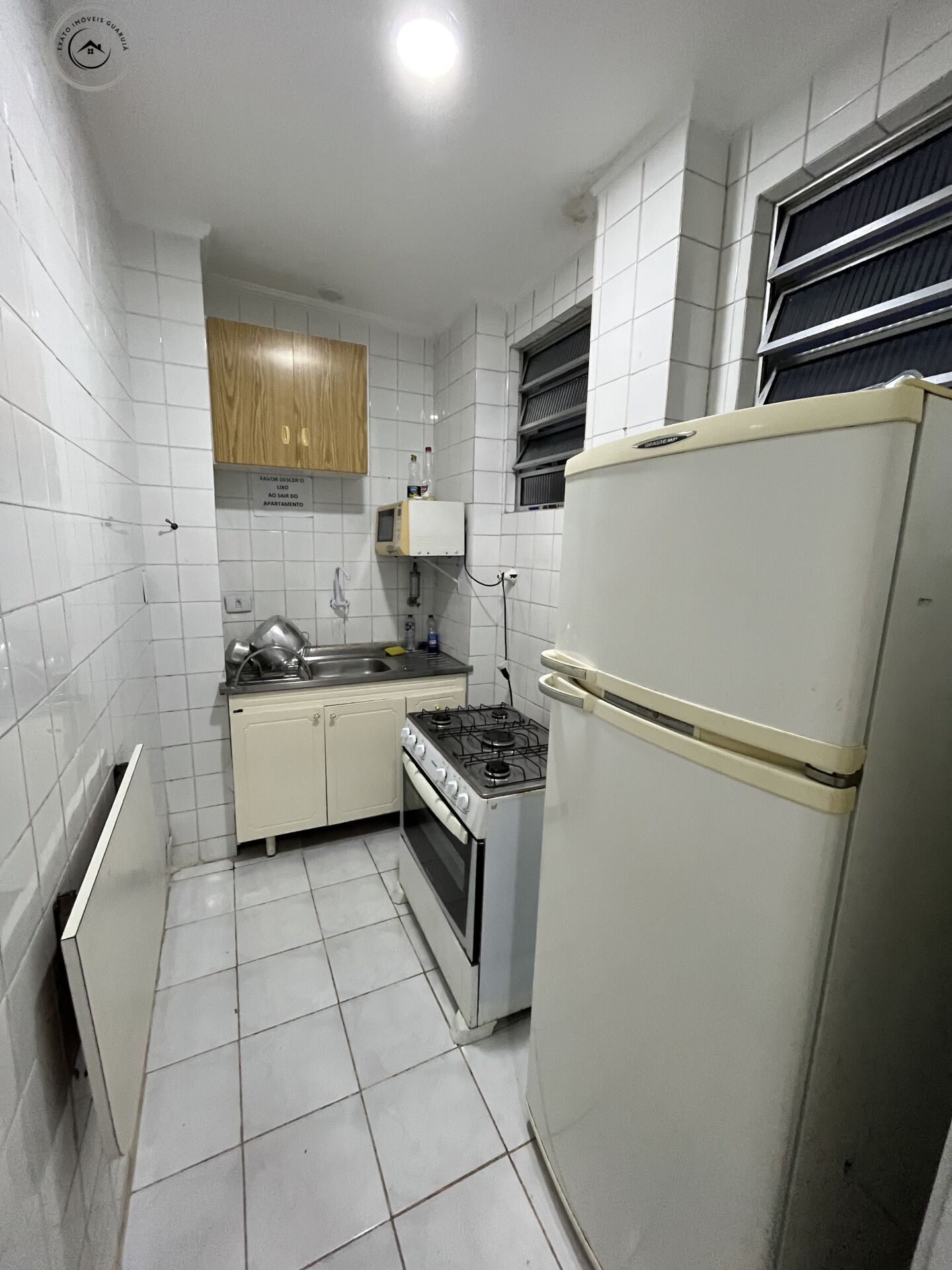 Apartamento padrão de 02 dormitórios para locação de tempora