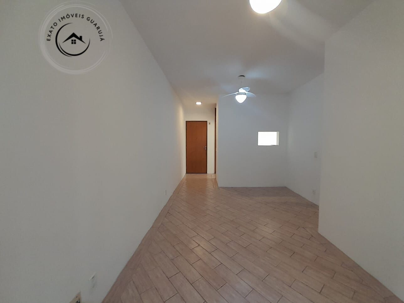 Apartamento padrão de 02 dormitórios para locação anual na p