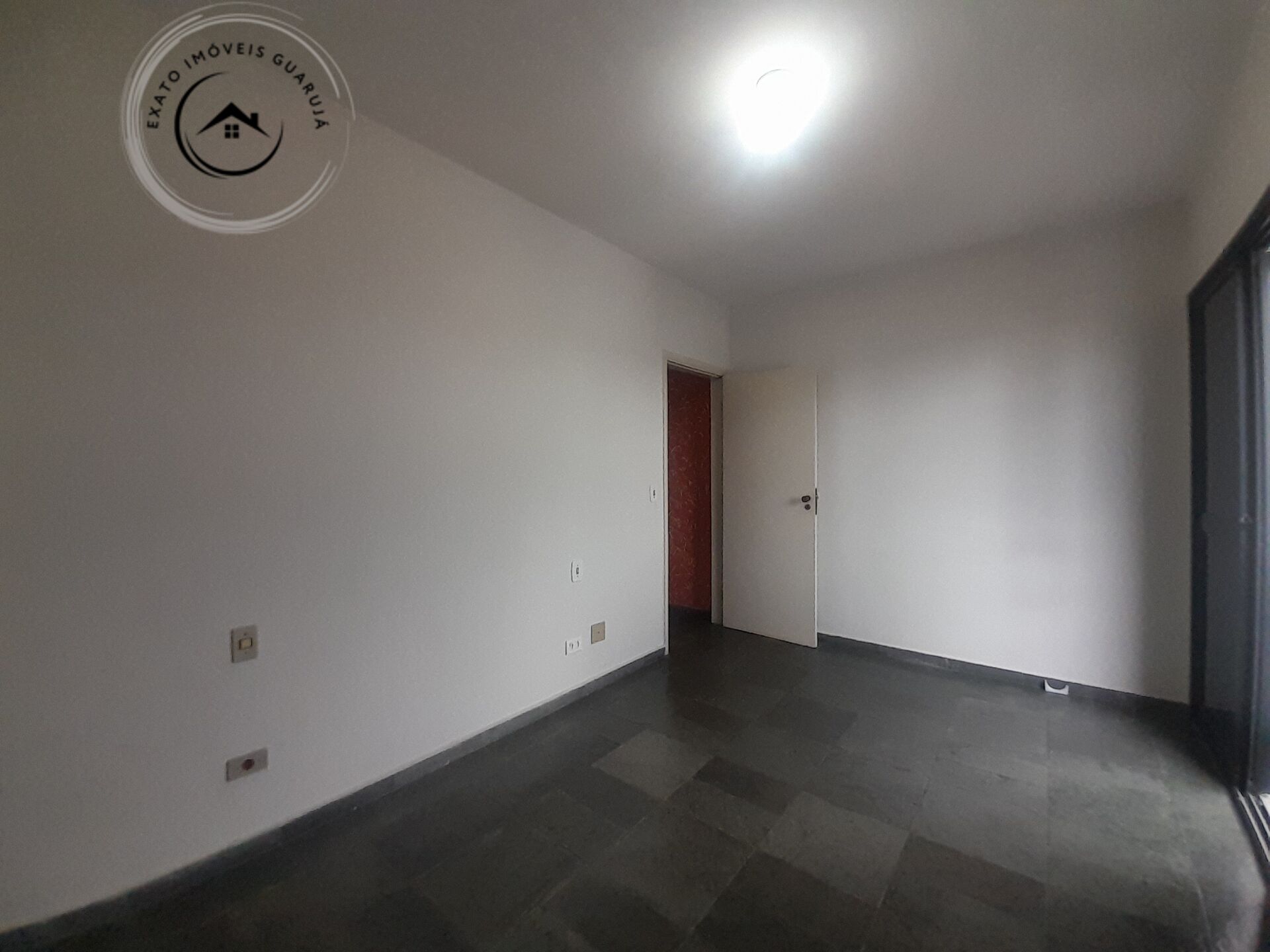 Apartamento padrão de 02 dormitórios para venda na praia da 