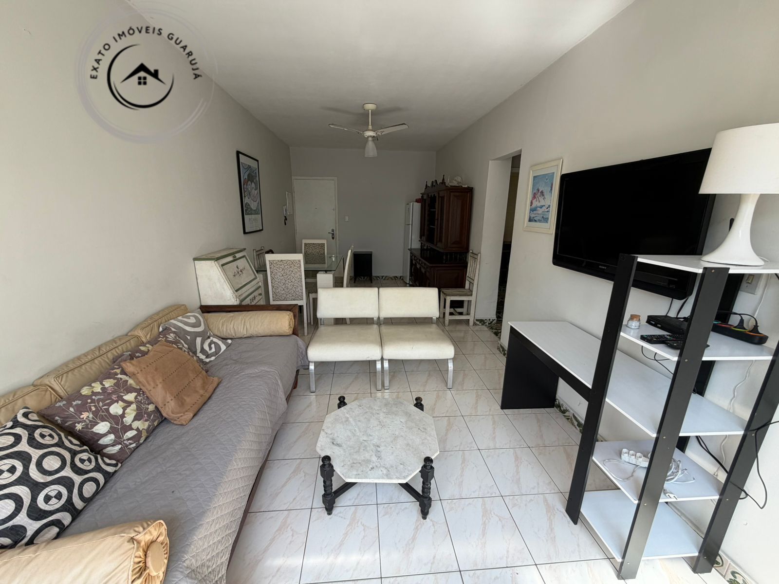 Apartamento padrão de 01 dormitório para locação anual nas p
