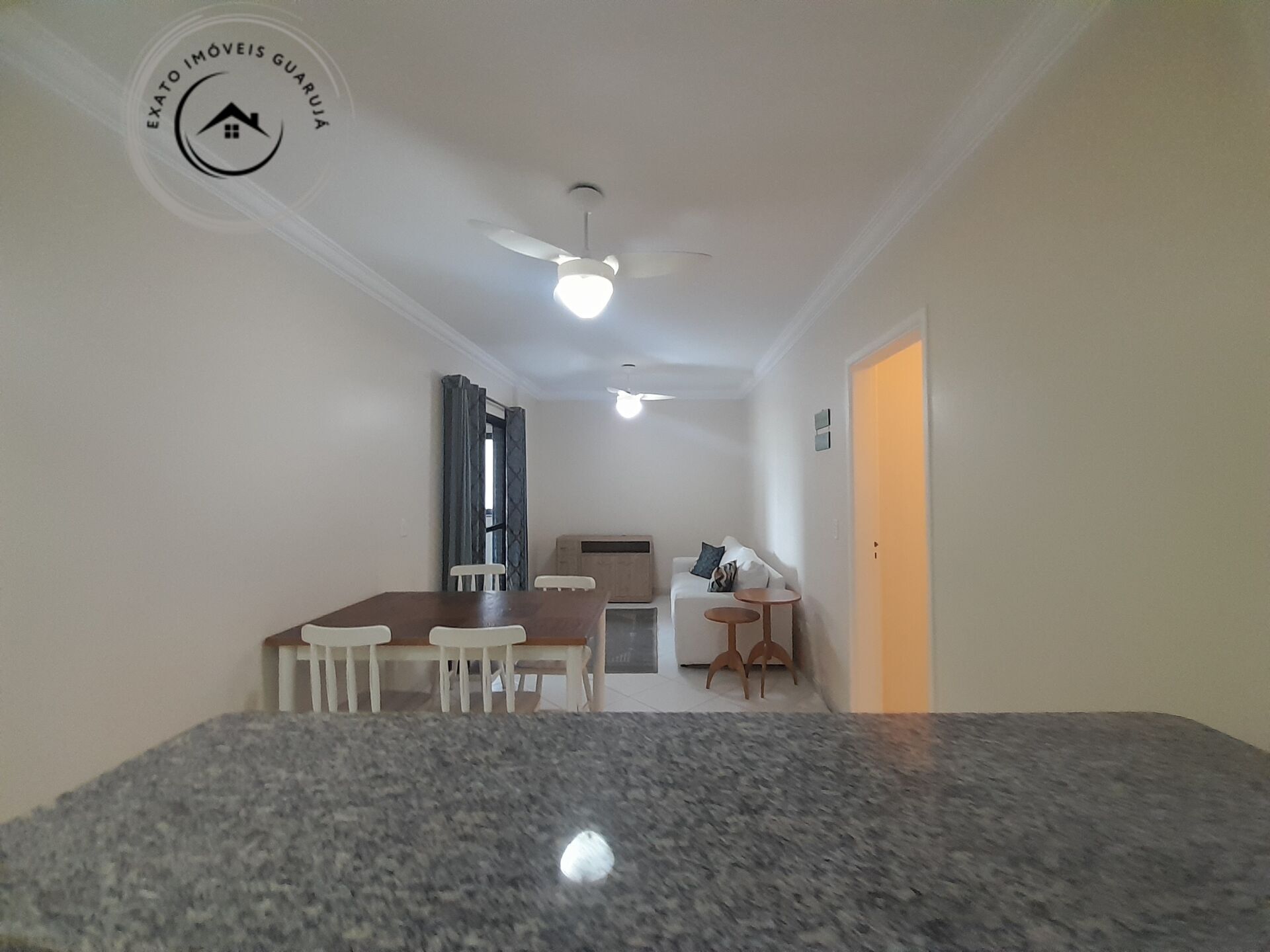 Apartamento padrão de 02 dormitórios para venda na praia das