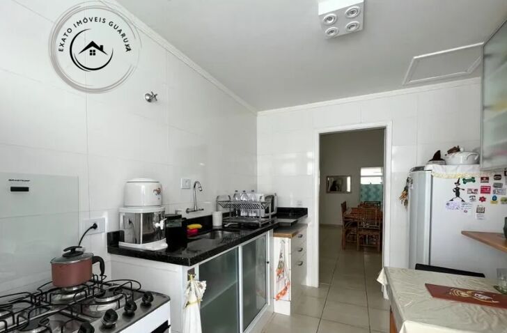 Casa padrão de 05 dormitórios para venda na praia da enseada