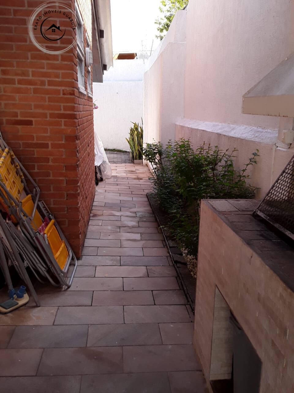 Casa padrão de 05 dormitórios para venda na praia da enseada
