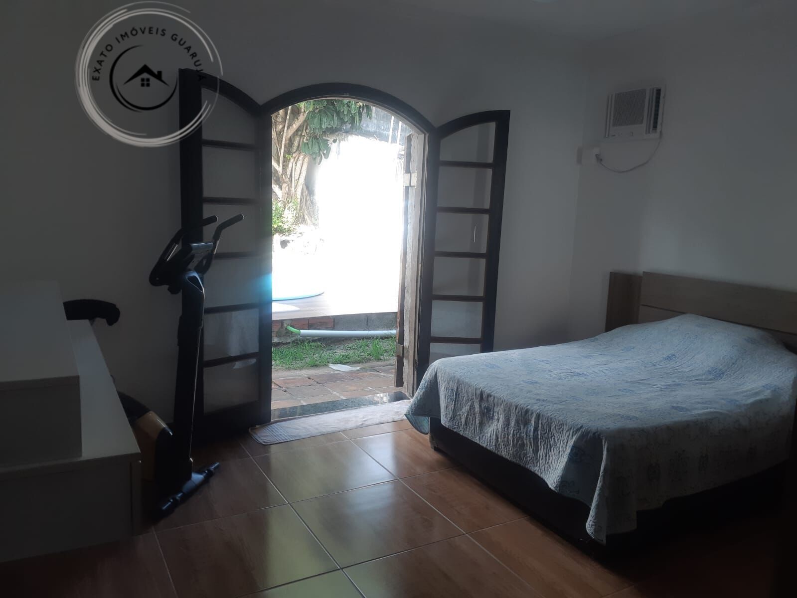 Casa padrão de 04 dormitórios para venda na enseada jardim v