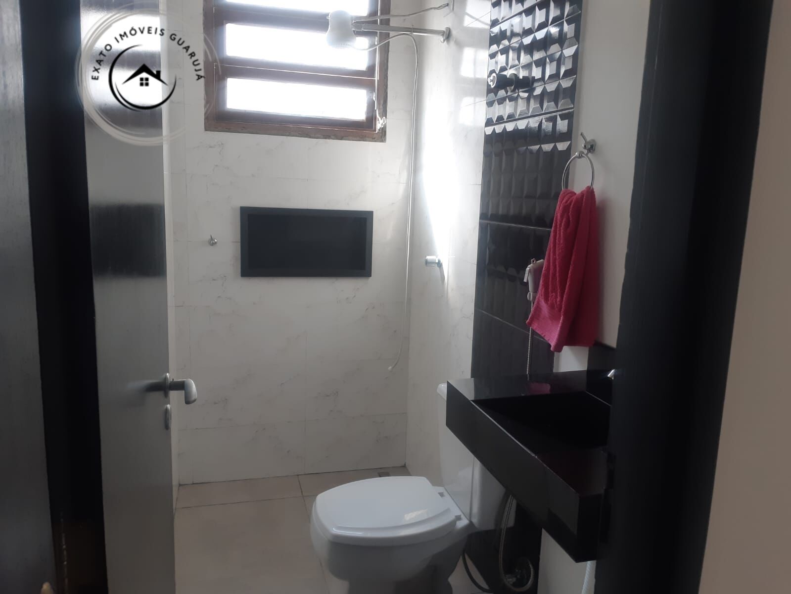 Casa padrão de 04 dormitórios para venda na enseada jardim v