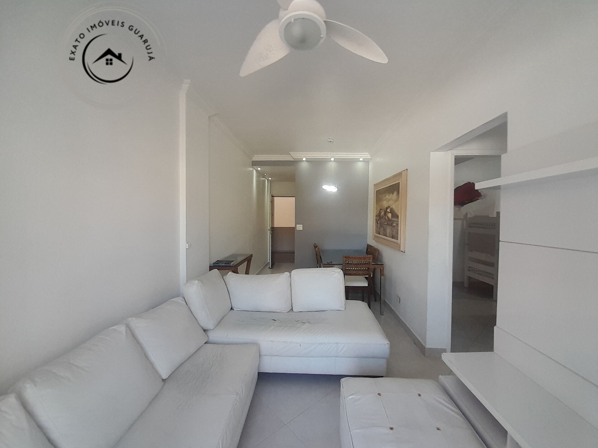 Apartamento padrão de 02 dormitórios para locação anual na p