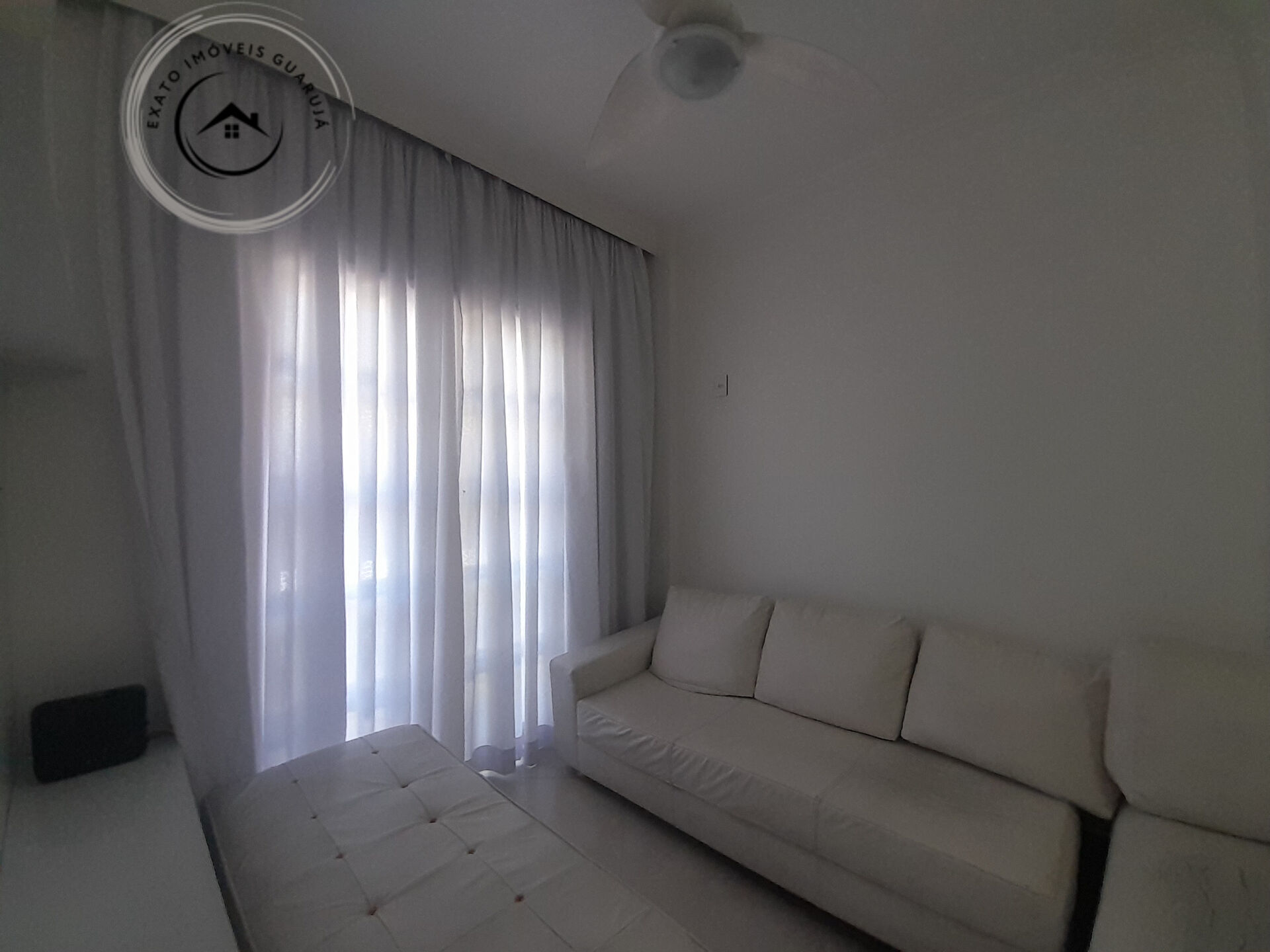 Apartamento padrão de 02 dormitórios para locação anual na p