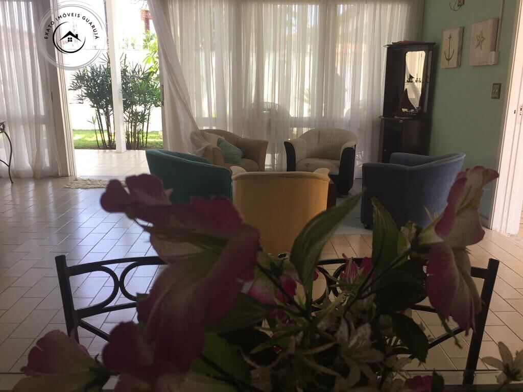 Casa padrão de 03 dormitórios para locação de temporada na p