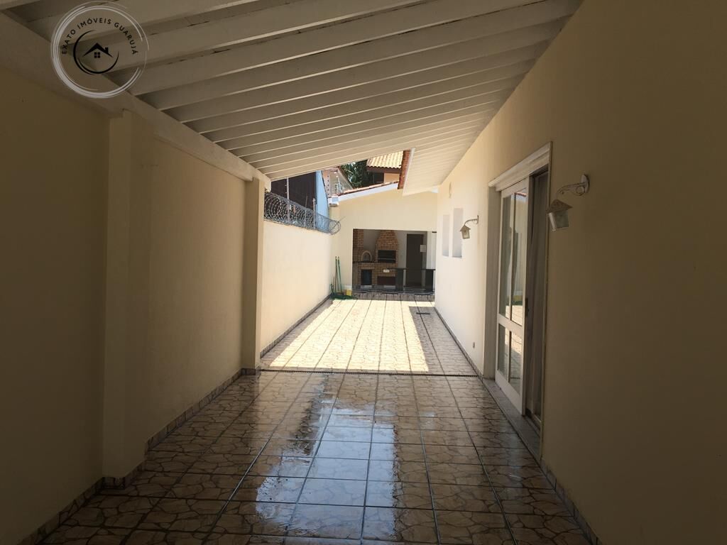 Casa padrão de 03 dormitórios para locação de temporada na p