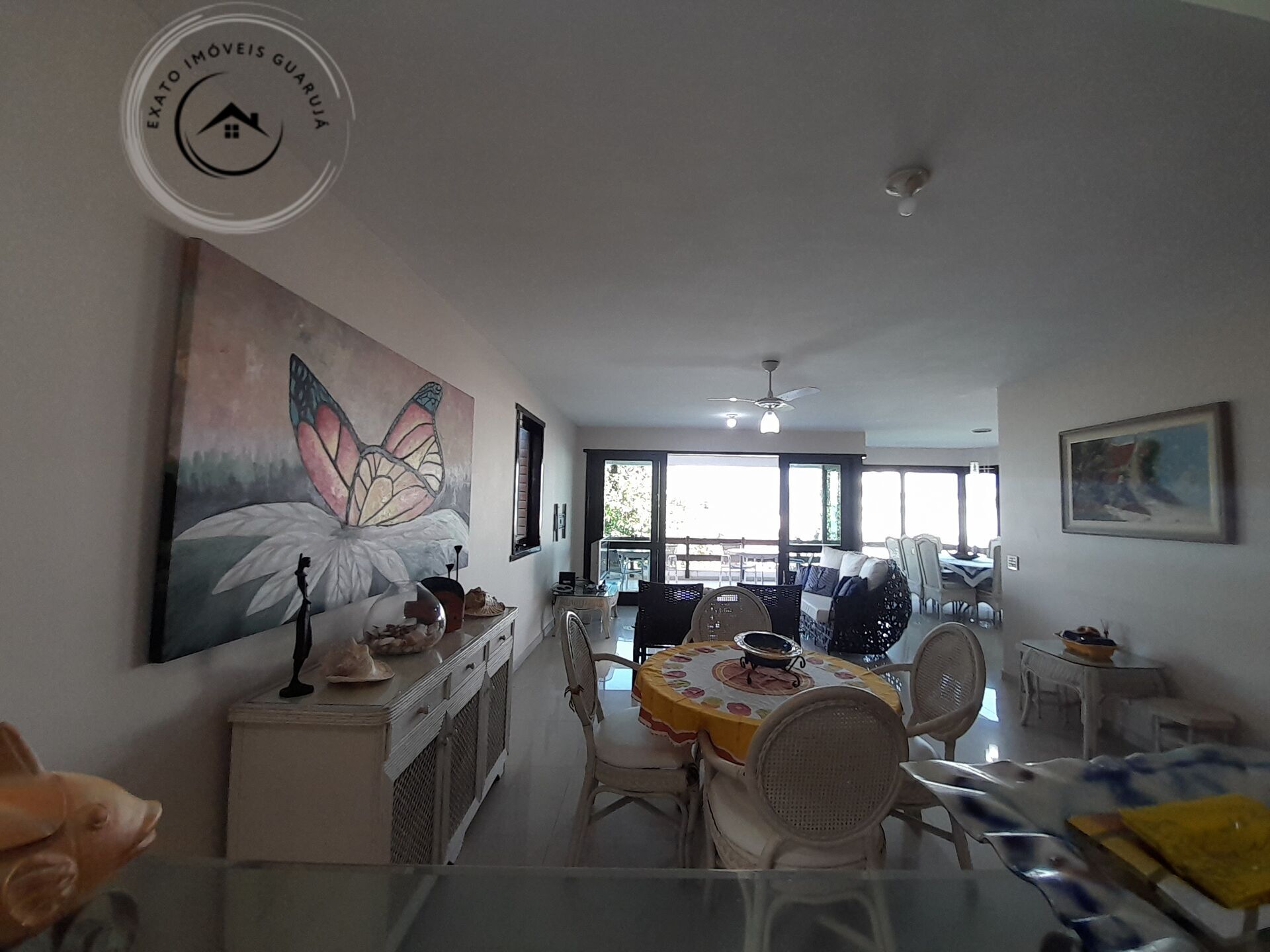 Casa em condomínio fechado com 05 dormitórios na praia da en