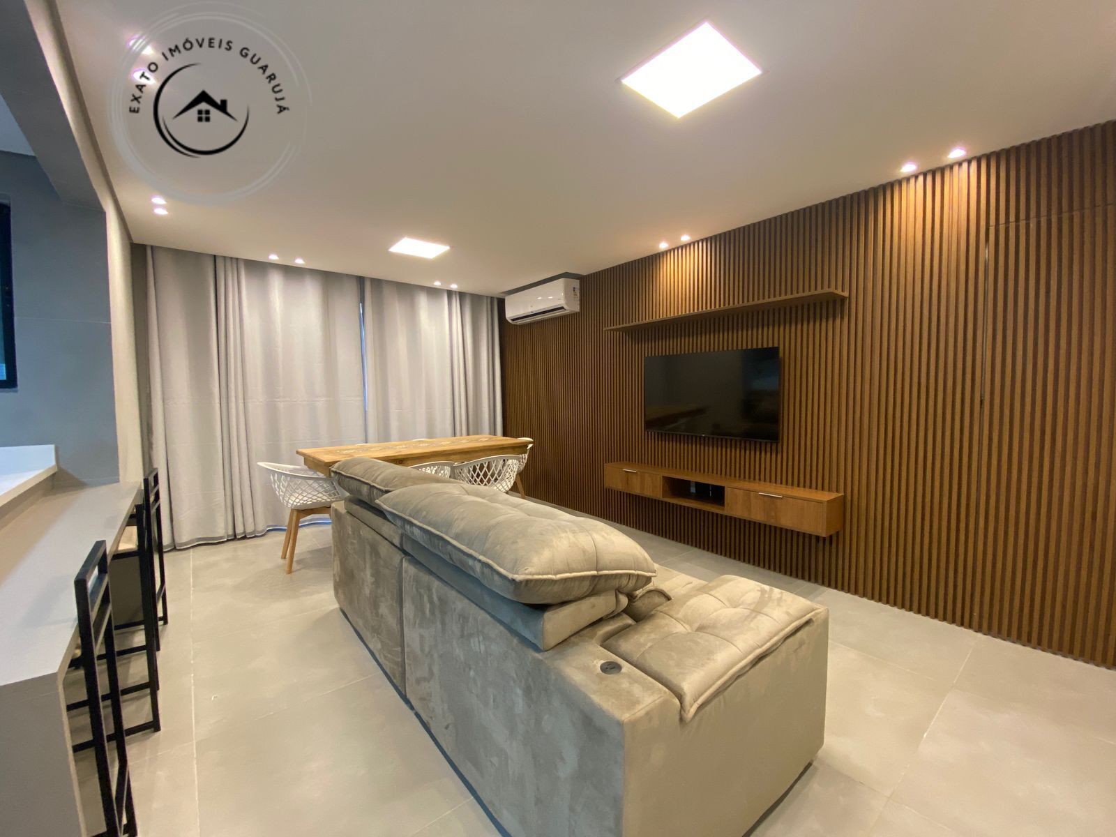 Apartamento alto padrão de 03 dormitórios na ponta da praia 