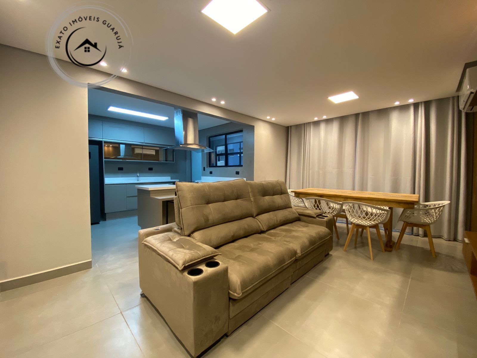 Apartamento alto padrão de 03 dormitórios na ponta da praia 