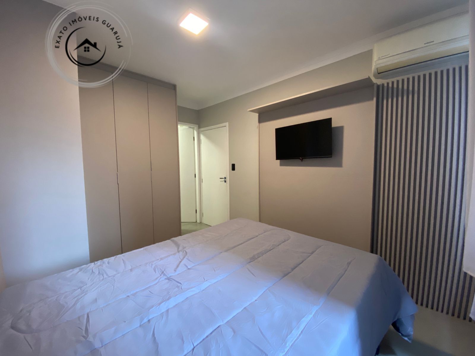 Apartamento alto padrão de 03 dormitórios na ponta da praia 