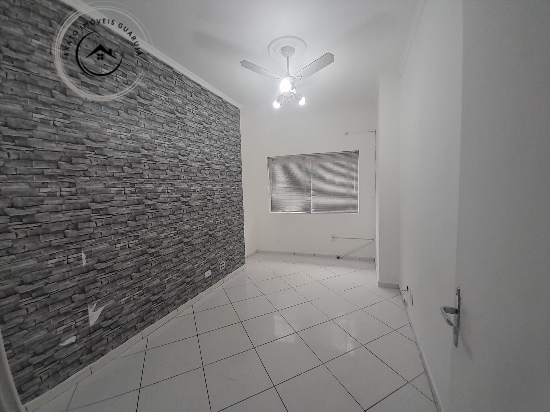 Sala comercial para locação na praia das pitangueiras guaruj - foto 1