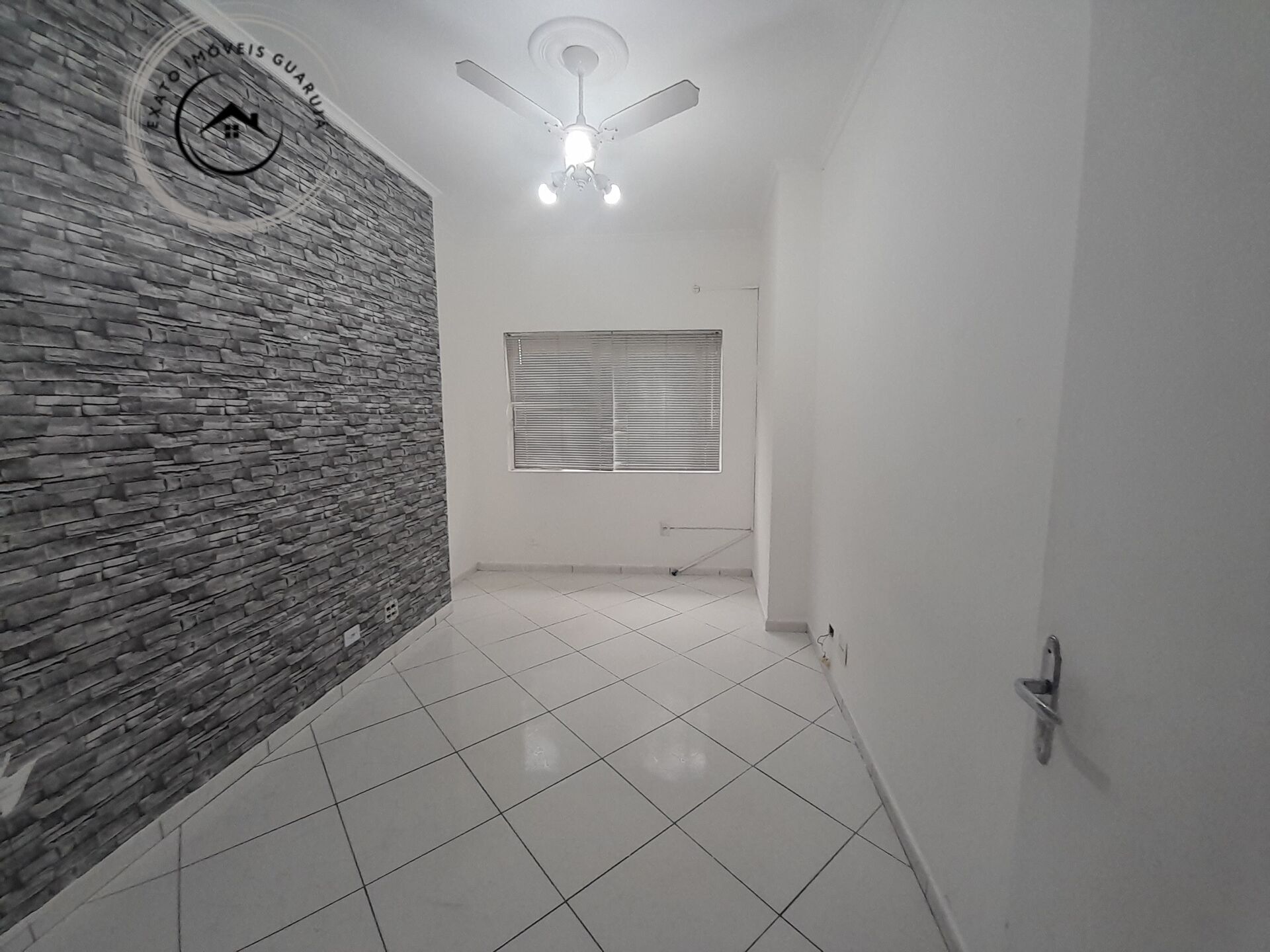 Sala comercial para locação na praia das pitangueiras guaruj - foto 2