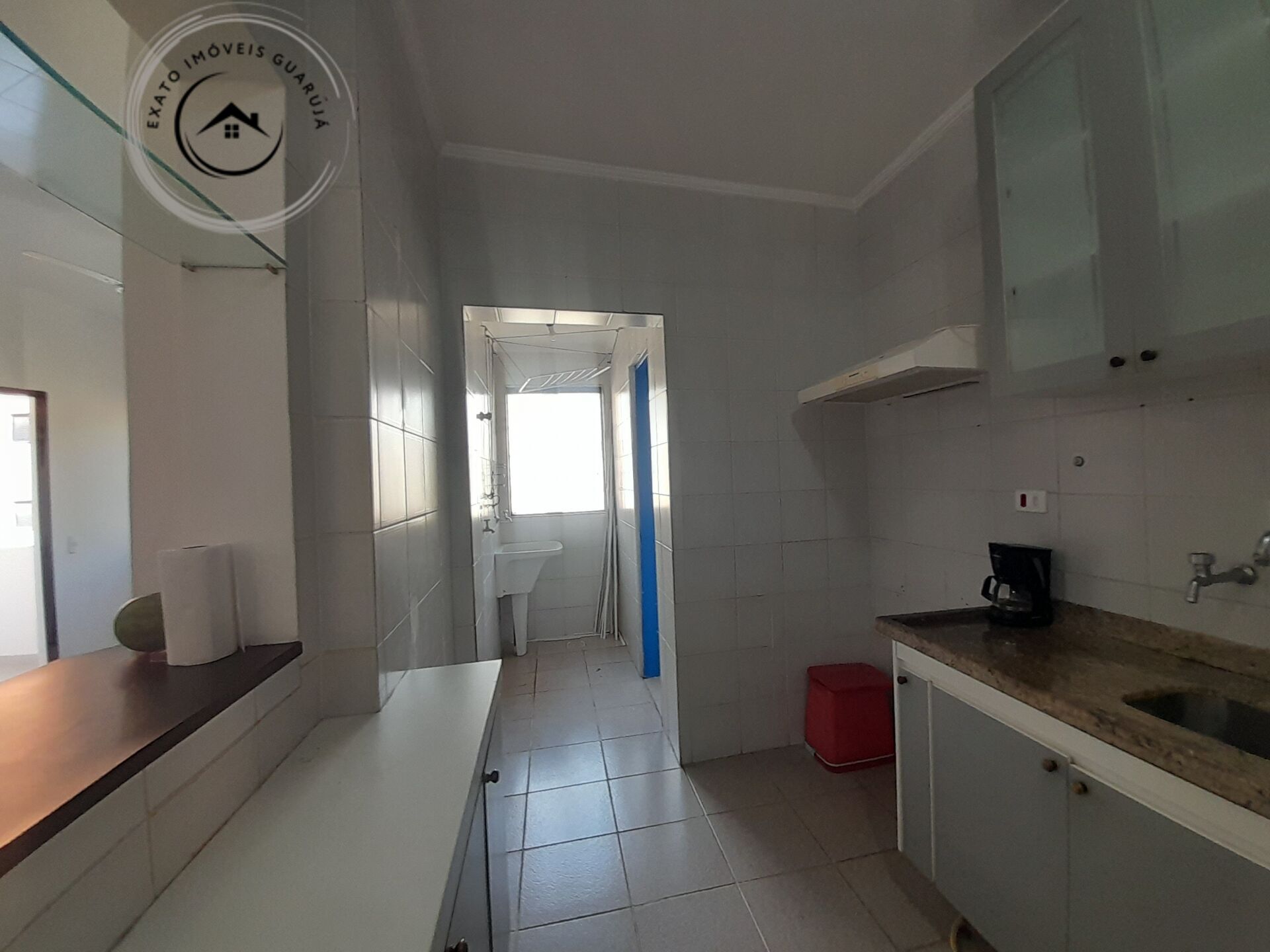Apartamento padrão de 03 dormitórios para locação anual na p