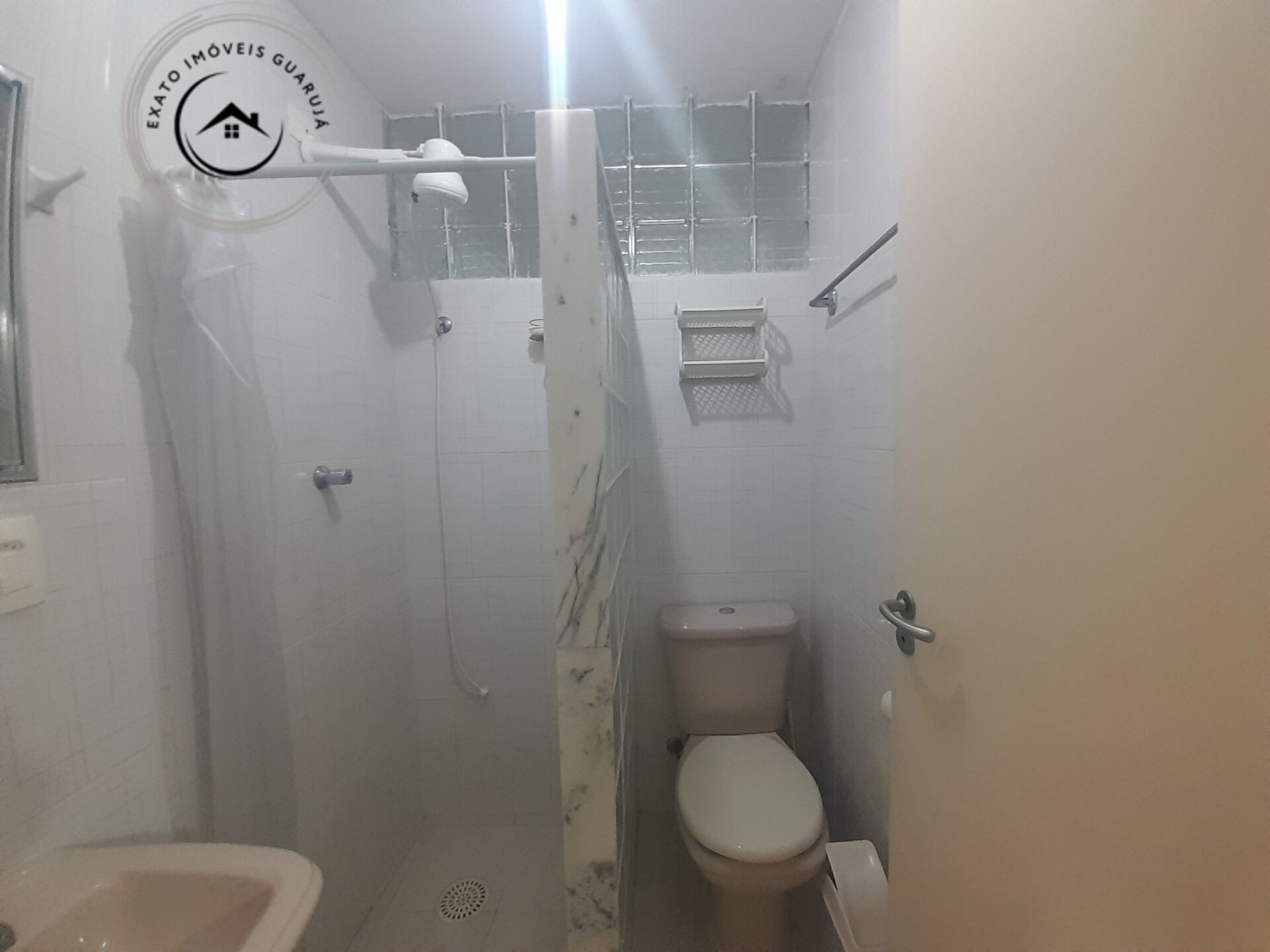 Apartamento padrão de 02 dormitórios para locação de tempora