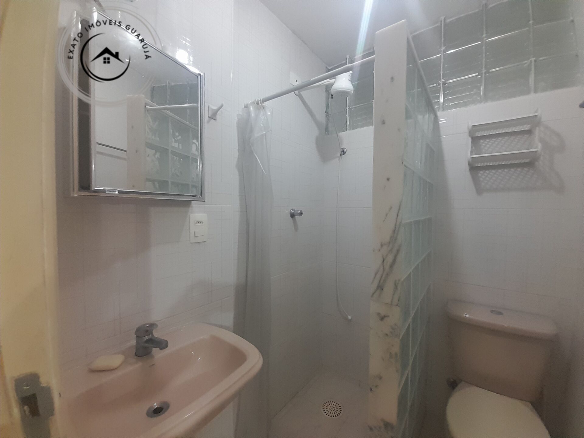 Apartamento padrão de 02 dormitórios para locação de tempora