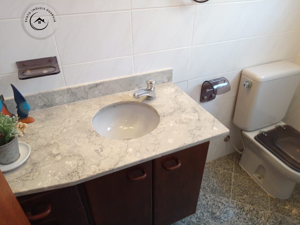 Apartamento padrão de 03 dormitórios para locação anual na p