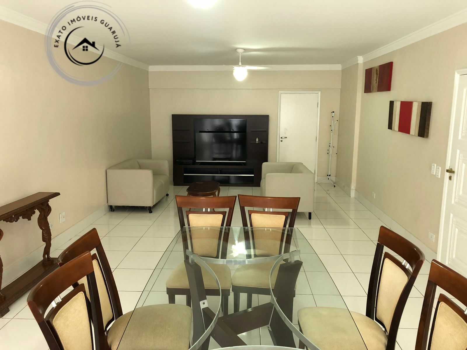 Apartamento padrão de 03 dormitórios para locação anual nas 