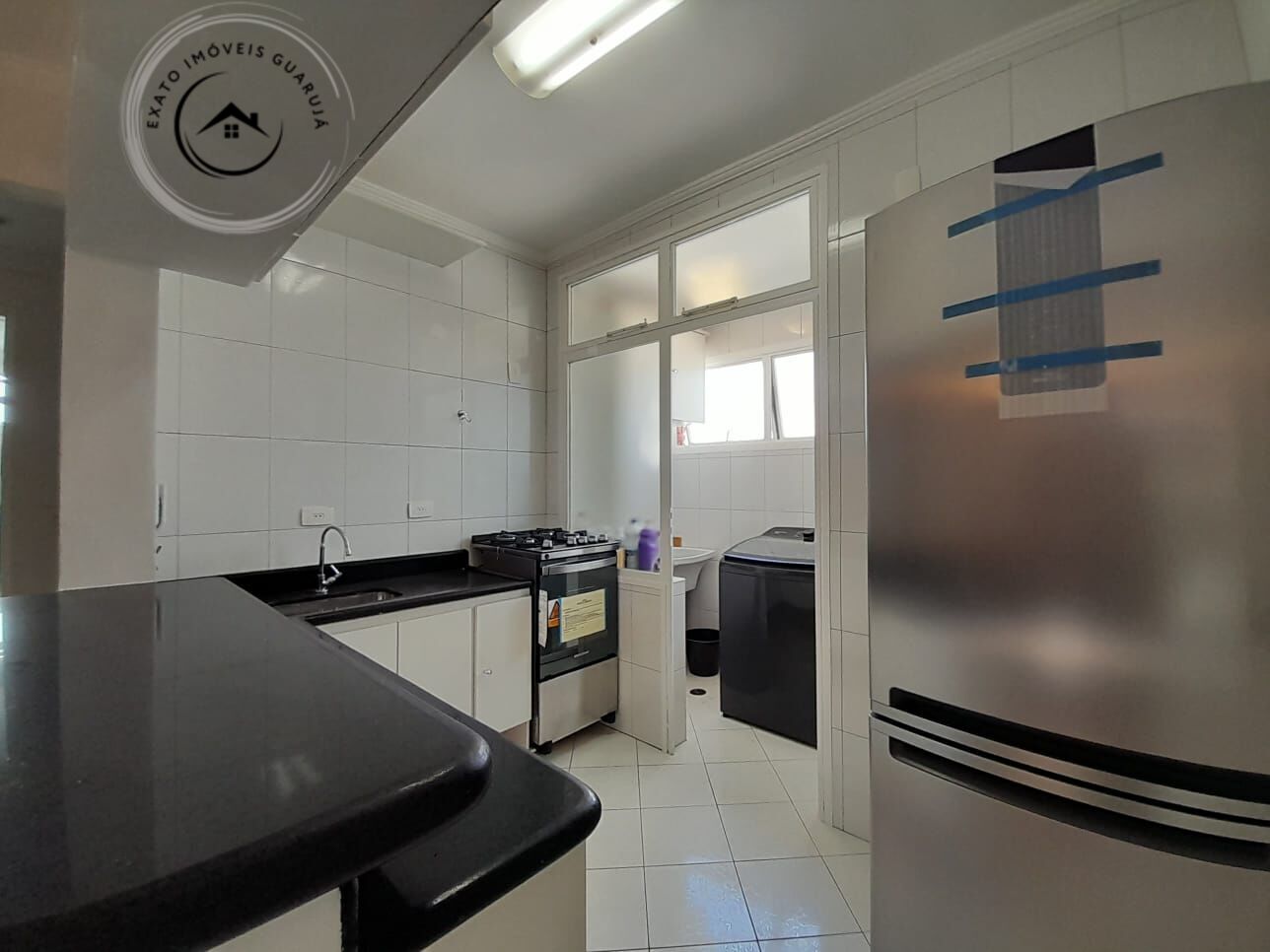 Apartamento padrão de 02 dormitórios para locação anual na p