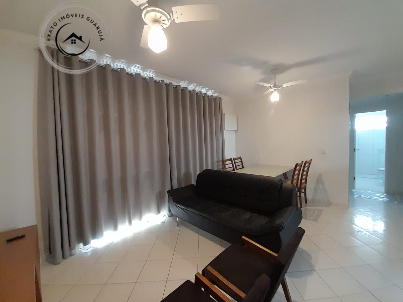 Apartamento padrão de 02 dormitórios para locação anual na p