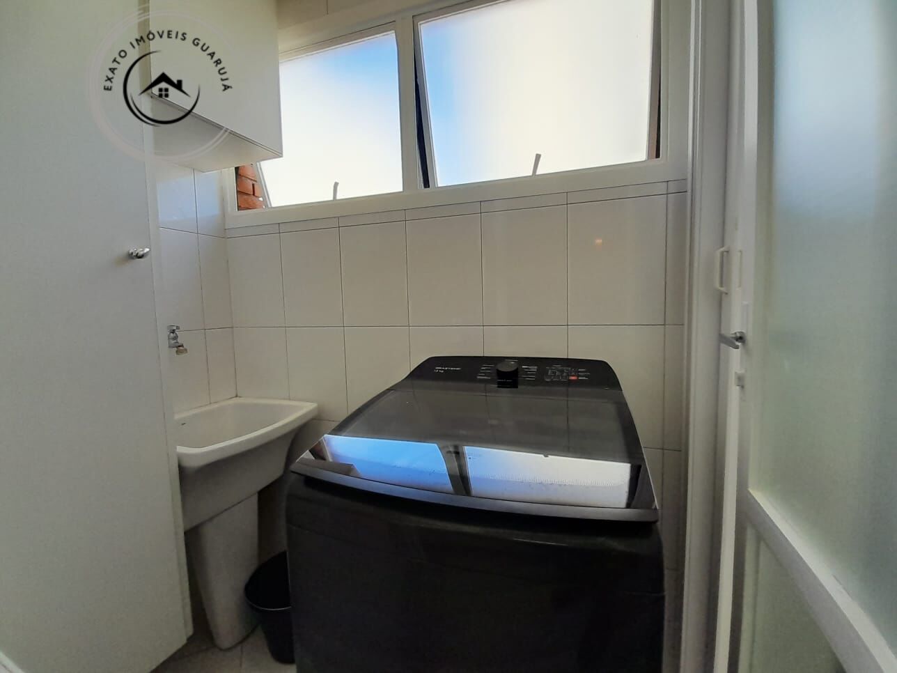 Apartamento padrão de 02 dormitórios para locação anual na p